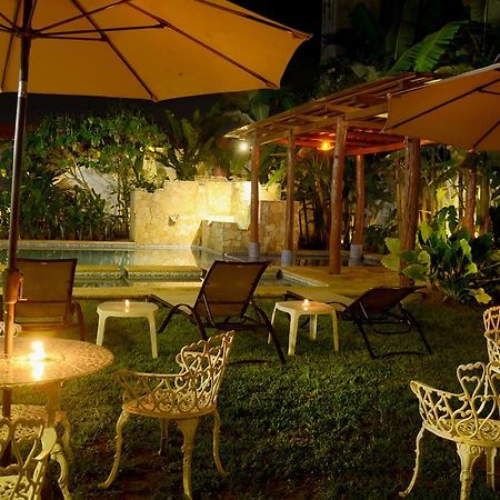 Hotel Palenque Buitenkant foto