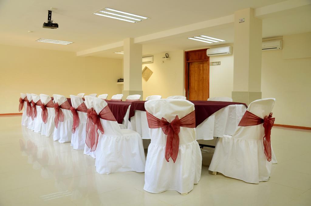 Hotel Palenque Buitenkant foto