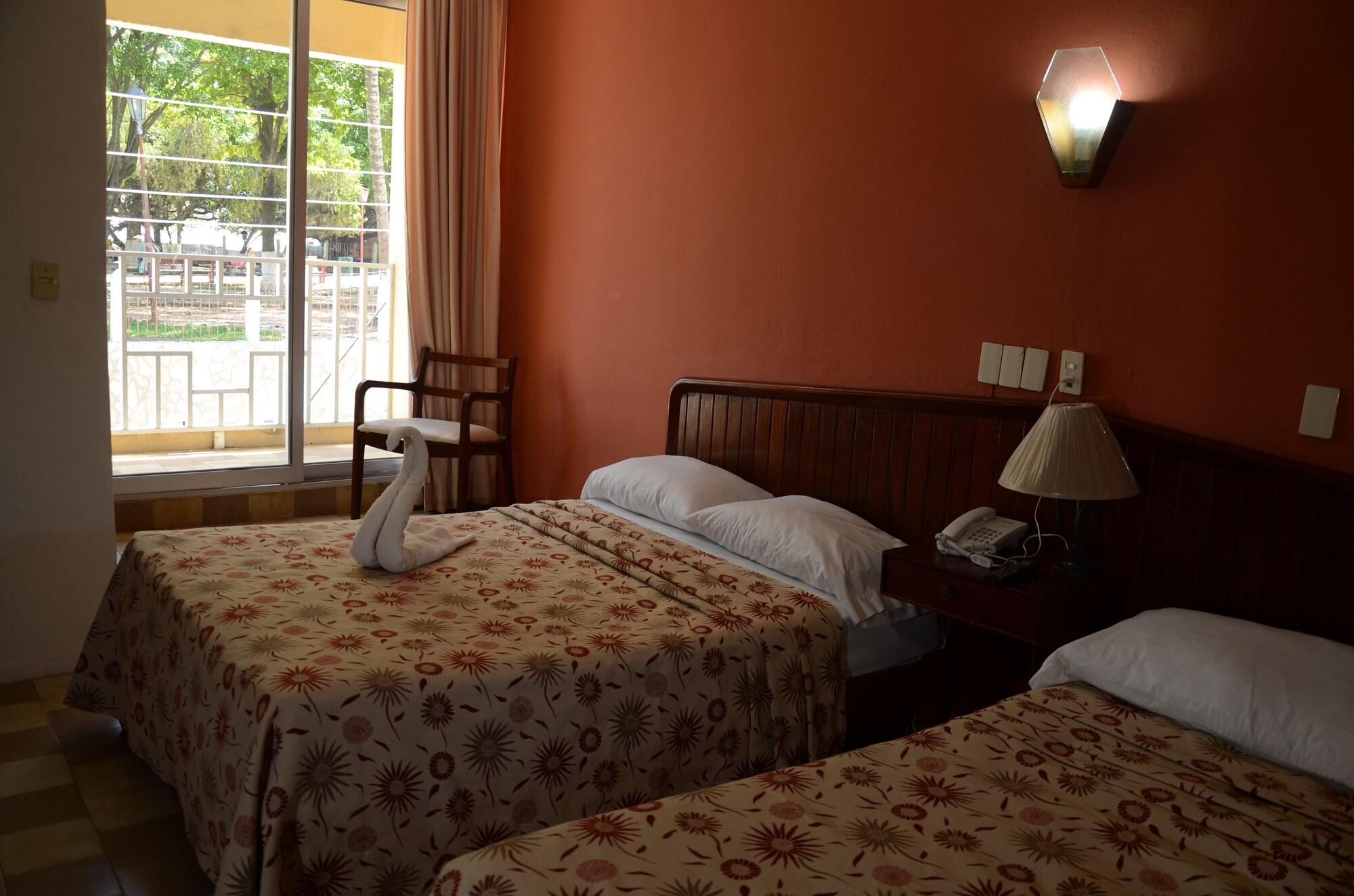 Hotel Palenque Buitenkant foto