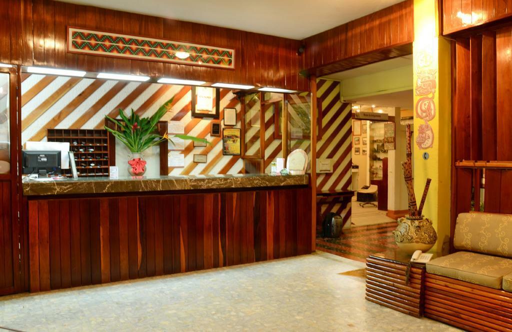 Hotel Palenque Buitenkant foto